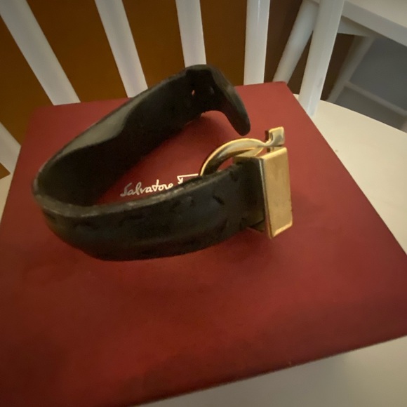 Salvatore Ferragamo Gancio Buckle Leather Bracelet - Picture 11 of 14